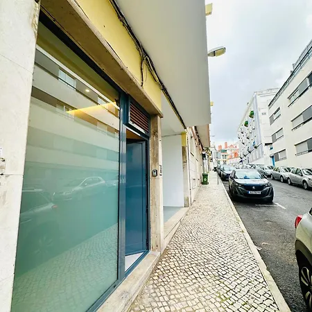 Apartamento A Casa Na Estrela Lisboa